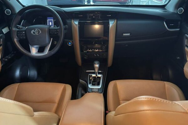 Fortuner - 6614KM - Imagen 4