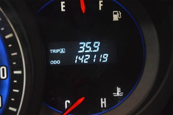 LuvDMax - 142119KM - Imagen 6