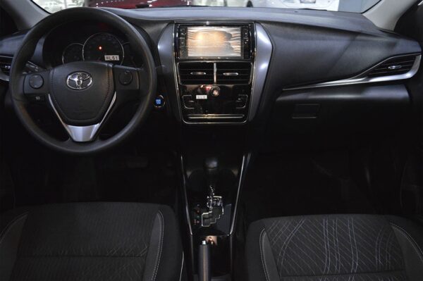 Yaris - 814KM - Imagen 4