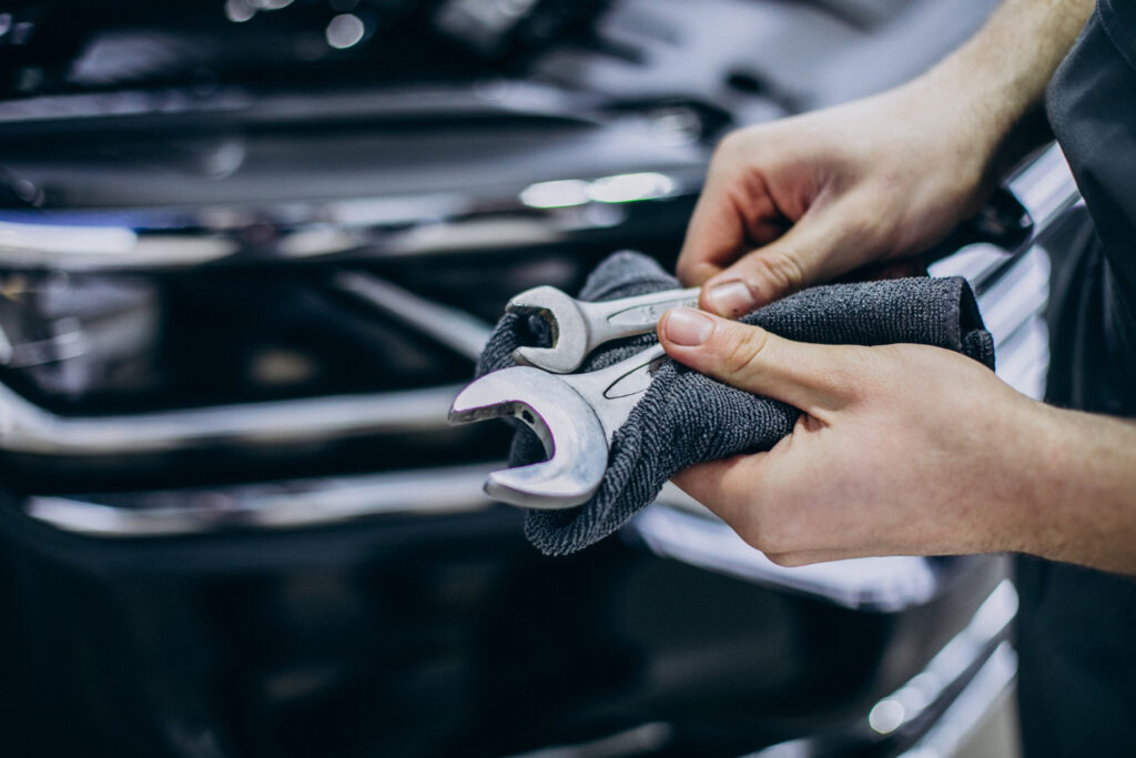 Herramientas indispensables que debes llevar en tu auto