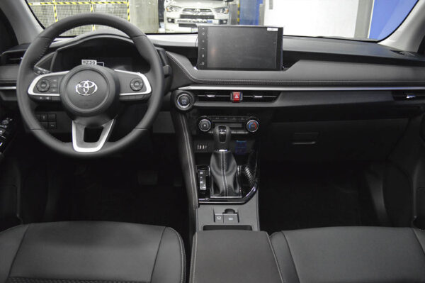 Yaris - 19KM - Imagen 4