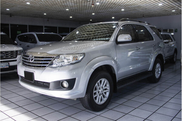 Fortuner - 142202KM