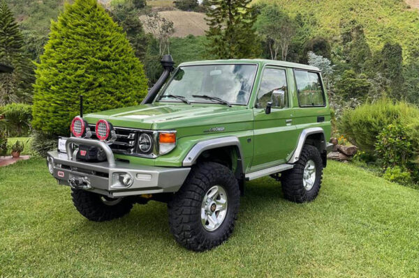 Land Cruiser - 23400KM