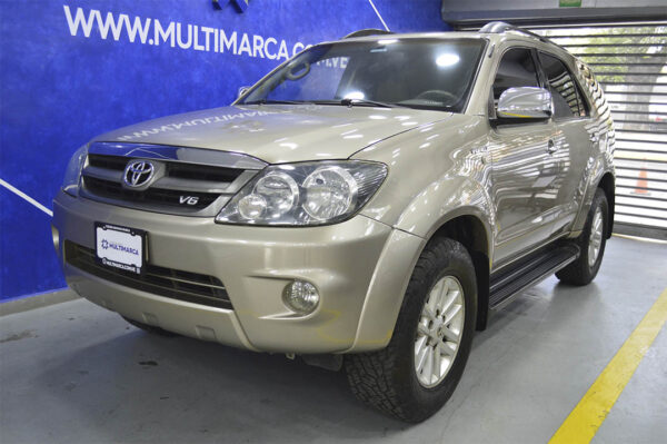 Fortuner - 140653KM