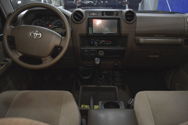 Land Cruiser - 93970KM - Imagen 4
