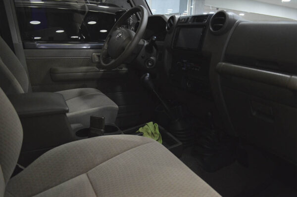 Land Cruiser - 93970KM - Imagen 5
