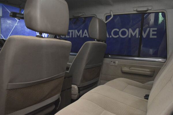 Land Cruiser - 93970KM - Imagen 10