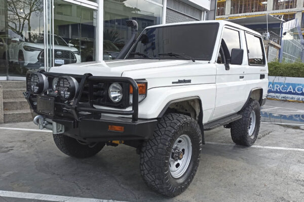 Land Cruiser - 27547KM