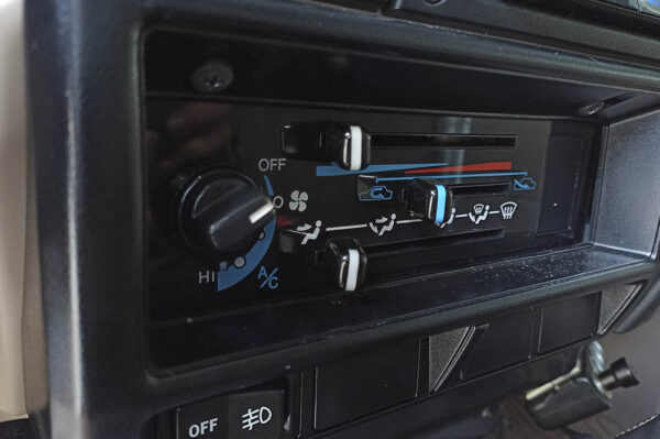Land Cruiser - 27547KM - Imagen 8