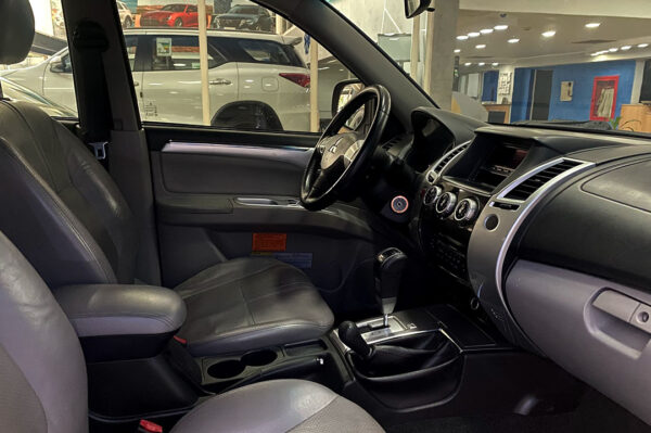 Montero - 114600KM - Imagen 5