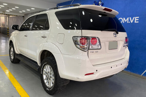 Fortuner - 125760KM - Imagen 3