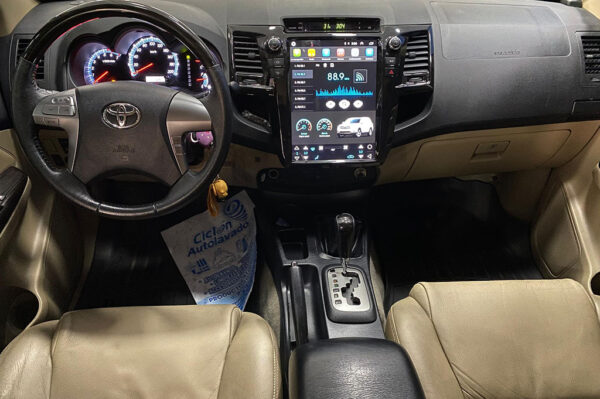 Fortuner - 125760KM - Imagen 4