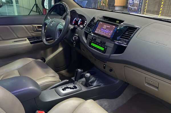 Fortuner - 61119KM - Imagen 4