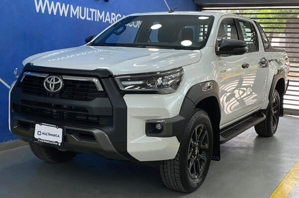 Hilux - 38KM