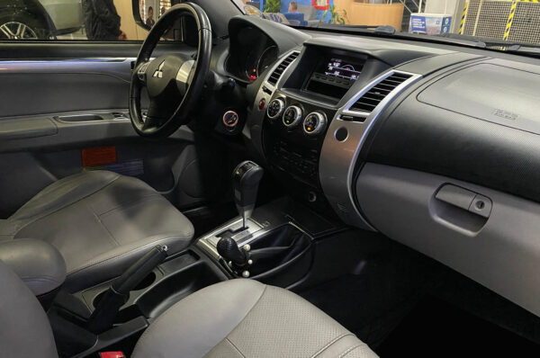 Montero - 116200KM - Imagen 5