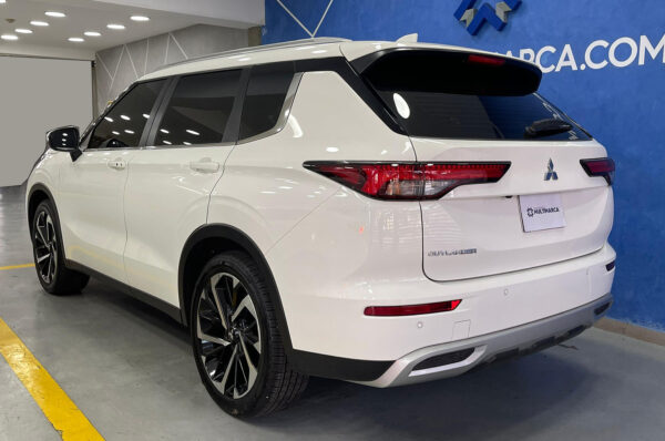 Outlander - 2755KM - Imagen 3
