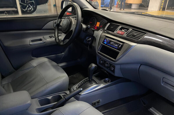 Lancer - 118000KM - Imagen 5