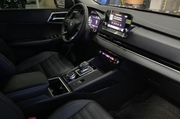 Outlander - 11938KM - Imagen 5