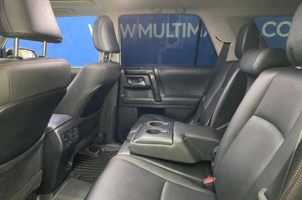 4Runner - 32396KM - Imagen 10