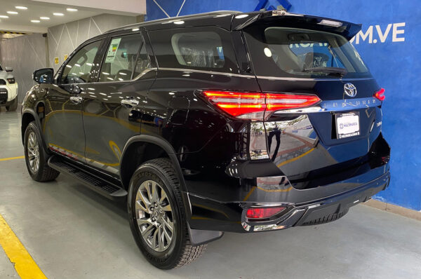 Fortuner - 51KM - Imagen 3